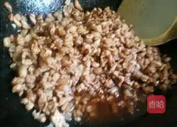 Illustration of how to make leek and pork buns 6