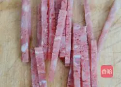 Illustration of how to make green bean sprouts and egg fried rice 4