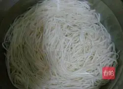 Illustration of how to make fried noodles 1