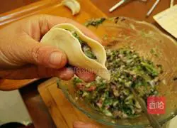 Illustration of how to wrap Liuye dumplings 4