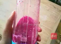 Illustration of how to make dragon fruit noodles 1