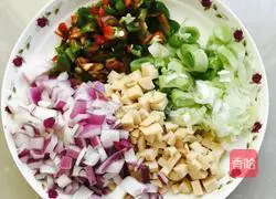 Xinjiang style pineapple and egg fried rice recipe illustration 3