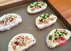 Illustration of how to make cheese steamed bun slices 7