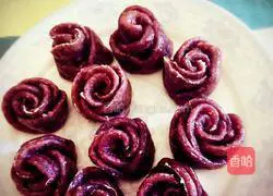 Illustration of how to make steamed buns with purple sweet potato flowers 5