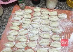 Illustration of how to make tofu and meat dumplings 7