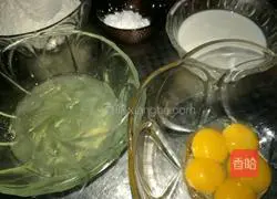 Illustration of how to make black sesame waffles 1