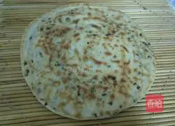 Illustration of how to make scallion pancakes 8