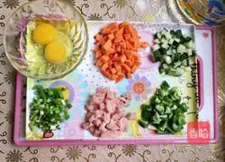 Illustration of how to make egg fried rice 2