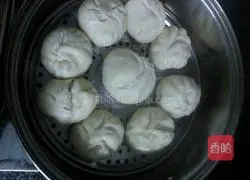 Illustration of how to make delicious pork buns 15