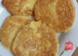 Illustration of how to make fried steamed bun slices 4