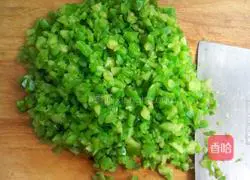 Illustration of how to make dumplings stuffed with green pepper 6