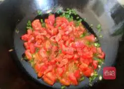 Illustration of how to make tomato and egg noodles 12