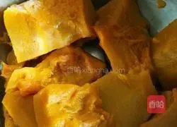 Illustration of how to make pumpkin steamed buns 1