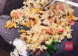 Illustration of how to make beef and egg fried rice 11