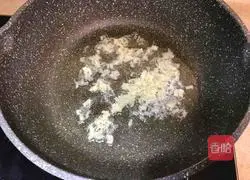 Illustration of how to make scallop and egg fried rice 6