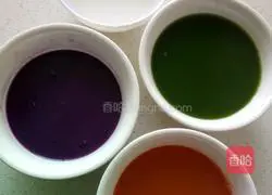 Illustration of how to make colorful glutinous rice balls 1