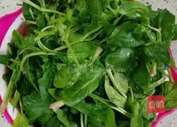 Illustration of how to make crispy and delicious spinach pancakes 1