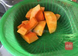 Illustration of how to make pumpkin steamed buns 2