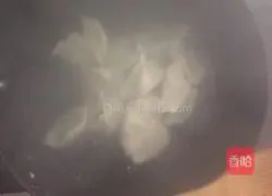 Illustration of how to make leek and egg dumplings 7