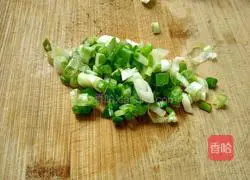 Illustration of how to make colorful egg fried rice 2