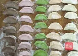 Illustration of how to make colorful dumplings 12