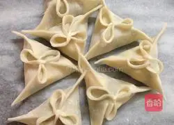 Illustration of how to make lace dumplings 3