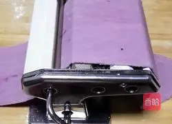 Illustration of how to make rainbow striped noodles 10