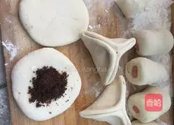 Illustration of how to make fried steamed buns 18