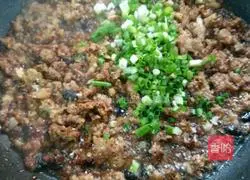 Illustration of Homemade Minced Pork Noodles 6