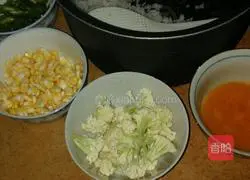 Illustration of how to make egg fried rice 1