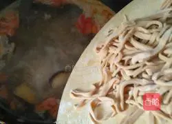 Illustration of hand-rolled bean noodles 14