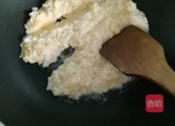 Illustration of how to make scallop and egg fried rice 4