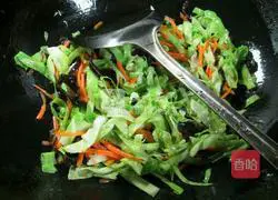 Soy Sauce Vegetarian Fried Noodles Recipe Illustration 3