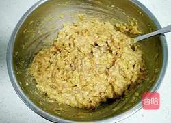 Illustration of how to make dumplings stuffed with lotus root 9