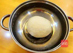 Illustration of how to make pickled pork buns 4