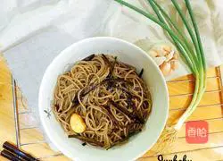 Illustration of how to make scallion oil noodles 11
