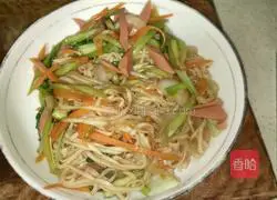 Illustration of how to make colorful fried noodles 8