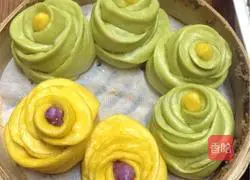 Illustration of how to make rose steamed buns 12