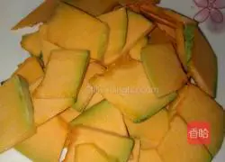 Illustration of how to make pumpkin bean paste cake 1