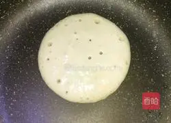 Illustration of how to make banana milk waffles 13