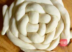 Illustration of how to make hydrangea steamed buns 8