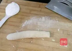 Illustration of how to make pork and lotus root dumplings 10