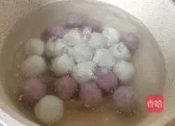 Illustration of making glutinous rice balls with red bean paste 13