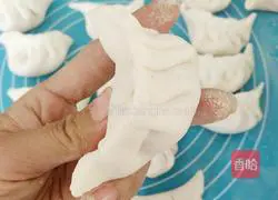 Illustration of how to make crystal dumplings 8