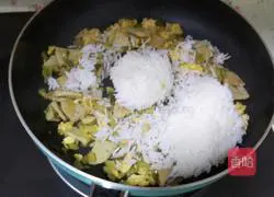 Illustration of how to make fried rice 3