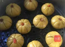 Illustration of how to make pumpkin and purple sweet potato steamed buns 10