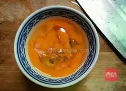 Illustration of how to make sausage and egg fried rice 4