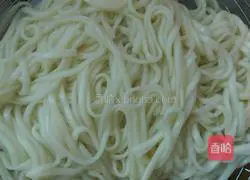 Illustration of how to make beef noodles 7