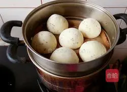 Illustration of how to make black sesame steamed buns 12