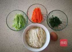 Quick breakfast recipe of sour soup egg noodles 5